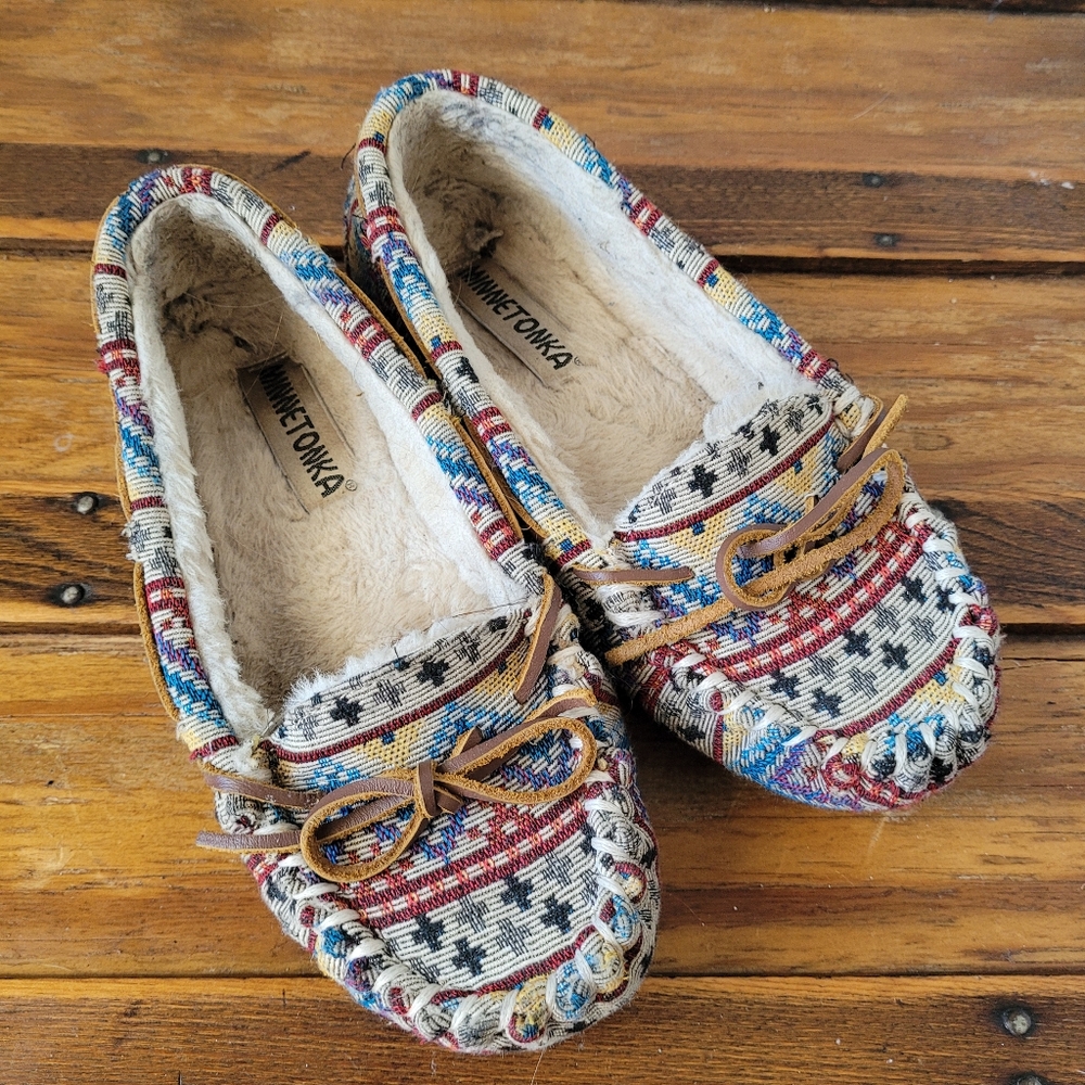 Minnetonka Cally Womens Moccasins Cream Aztec Southwest Tapestry Fur Lined  7M